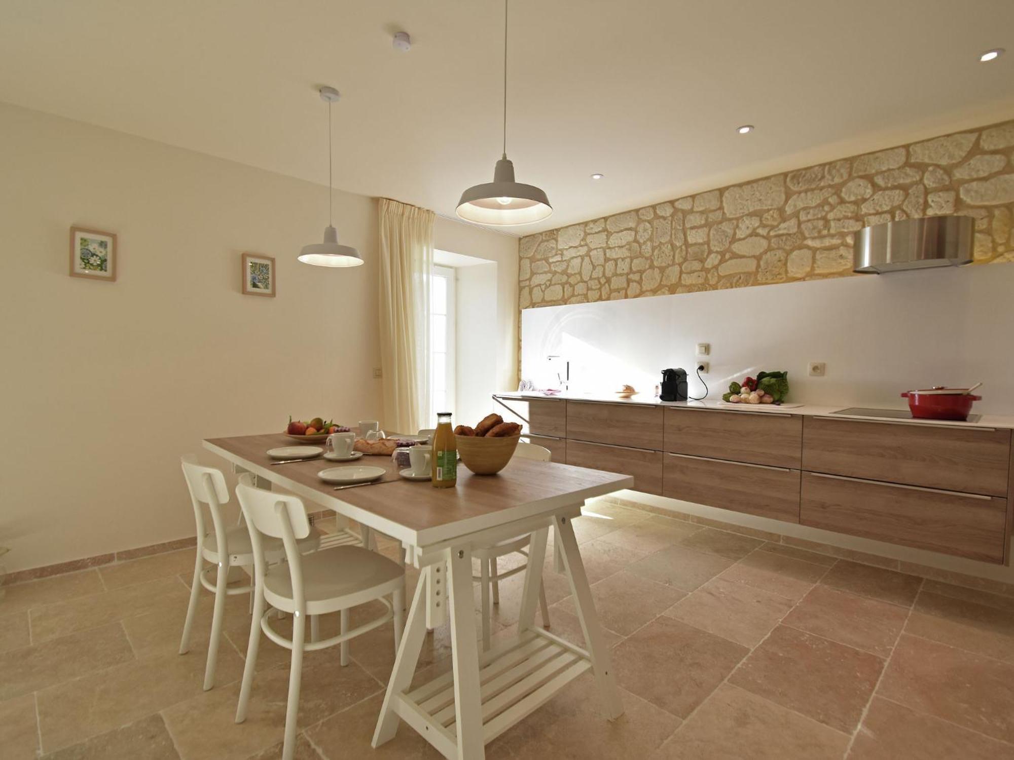 Classy In Que Des Corbi Res With Swimming Pool *