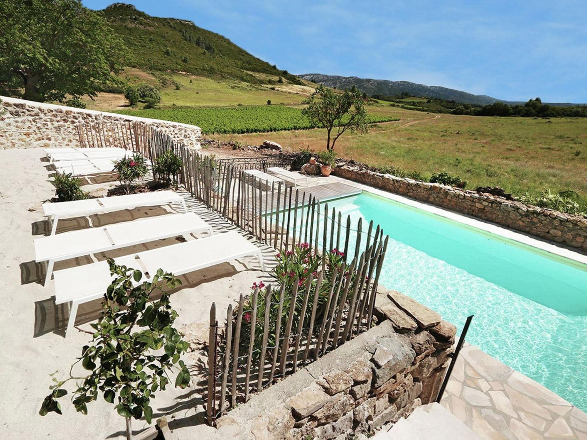 Classy In Que Des Corbi Res With Swimming Pool *