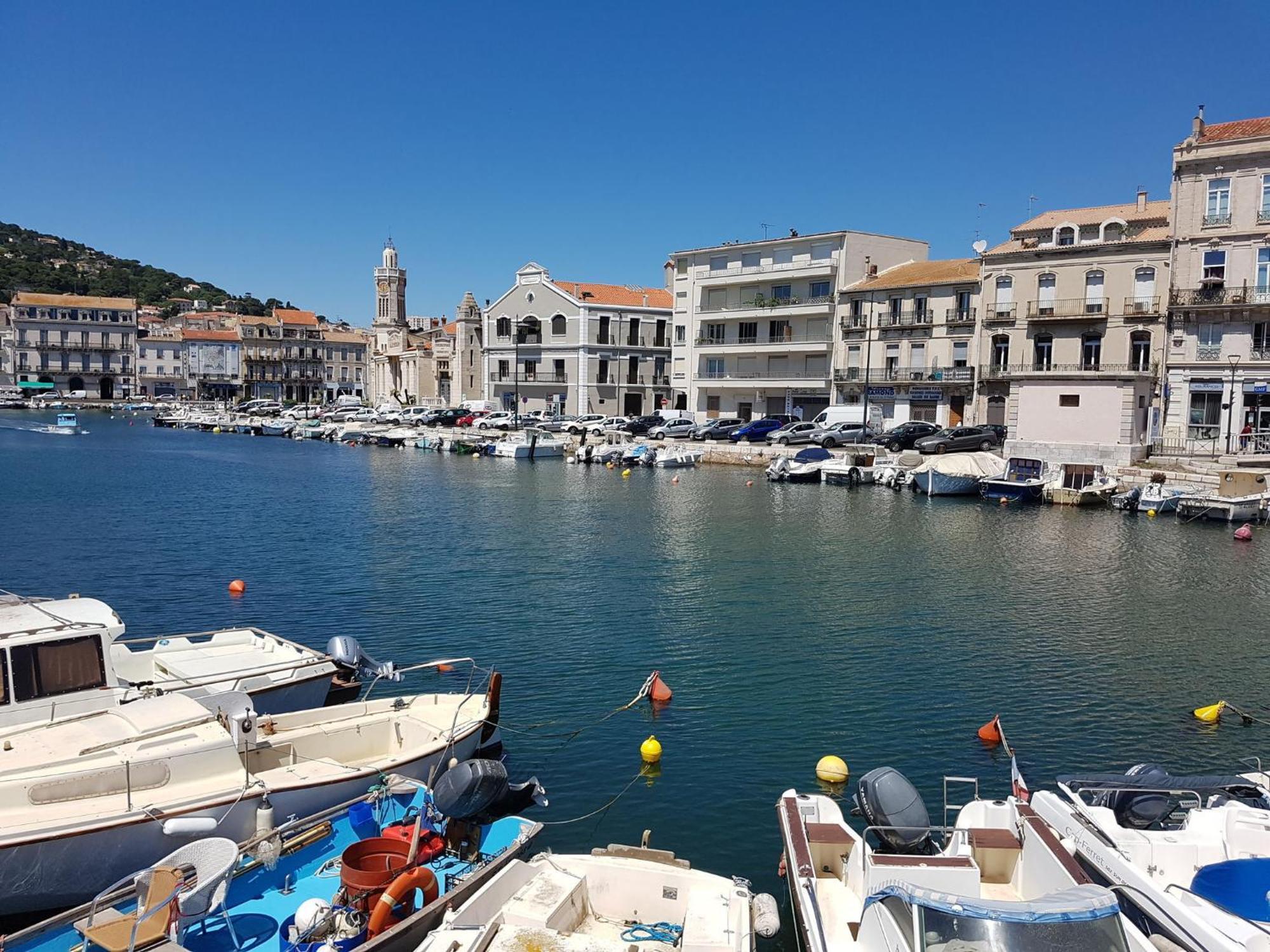 Classy In Que Des Corbi Res With Swimming Pool Apartment *