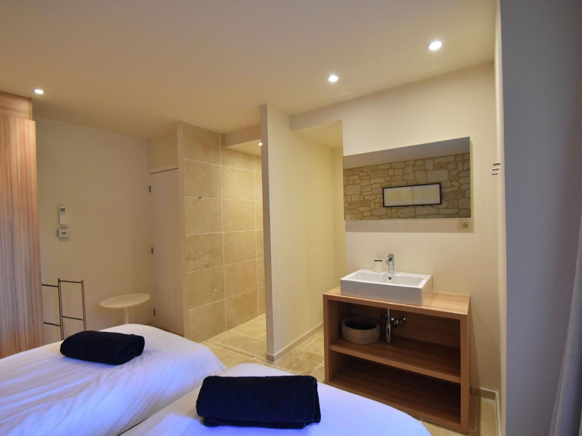 Apartment Classy In Que Des Corbi Res With Swimming Pool *