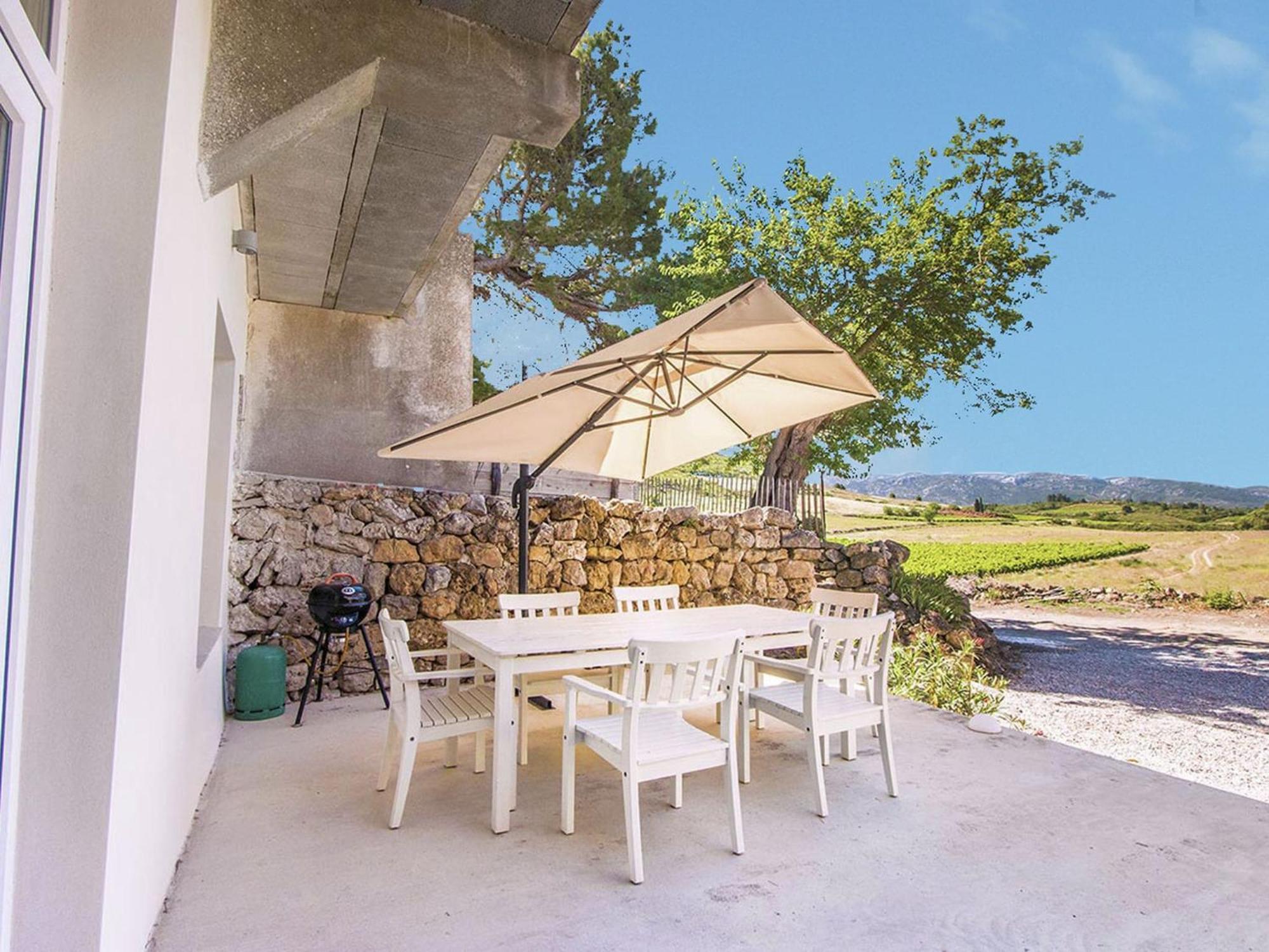 Apartment Classy In Que Des Corbi Res With Swimming Pool *