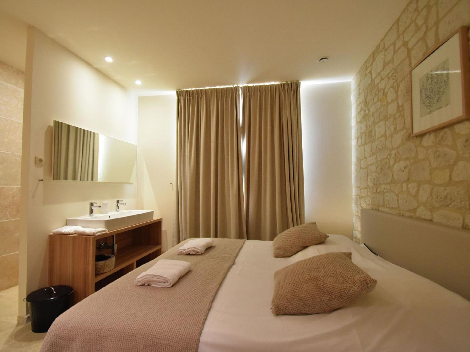 Classy In Que Des Corbi Res With Swimming Pool Apartment *