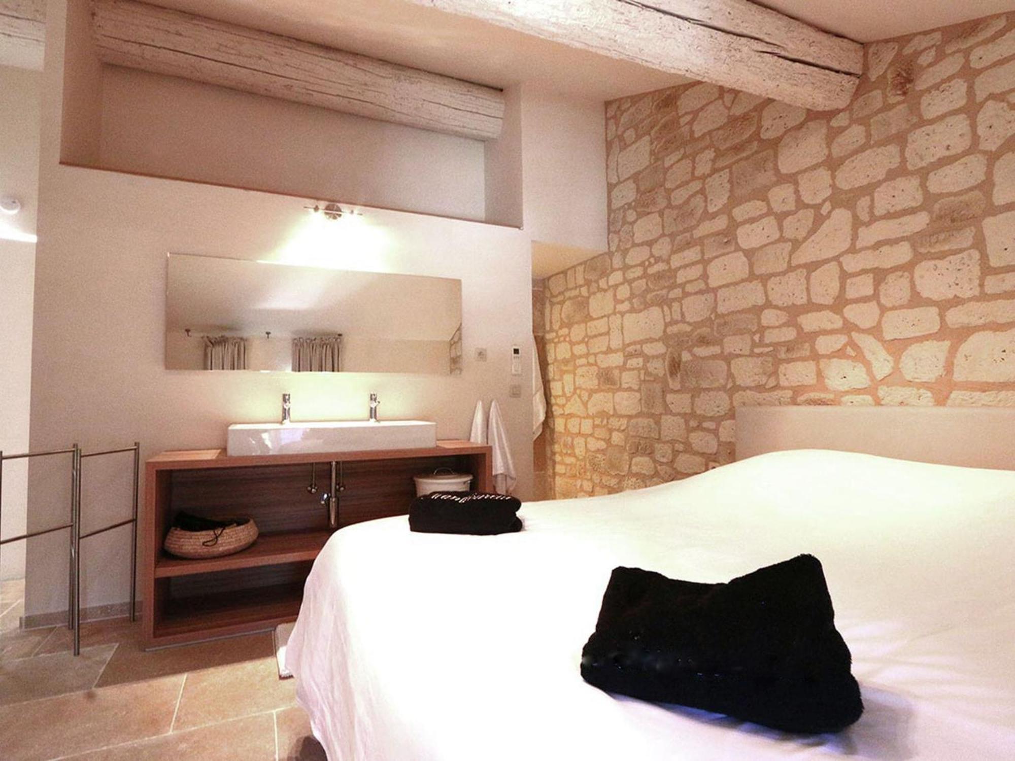 Classy In Que Des Corbi Res With Swimming Pool Apartment *