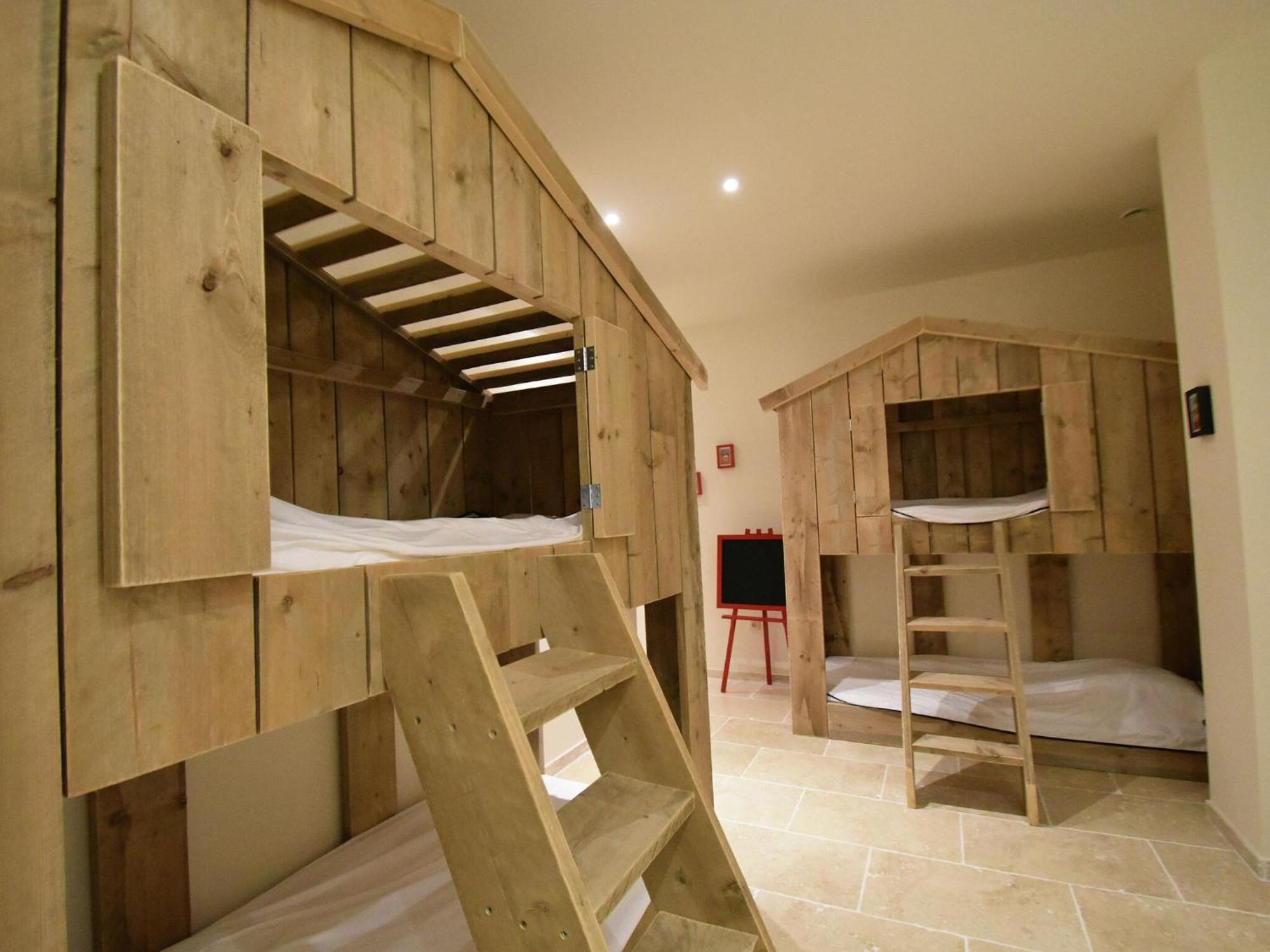 Classy In Que Des Corbi Res With Swimming Pool Villeseque-des-Corbieres