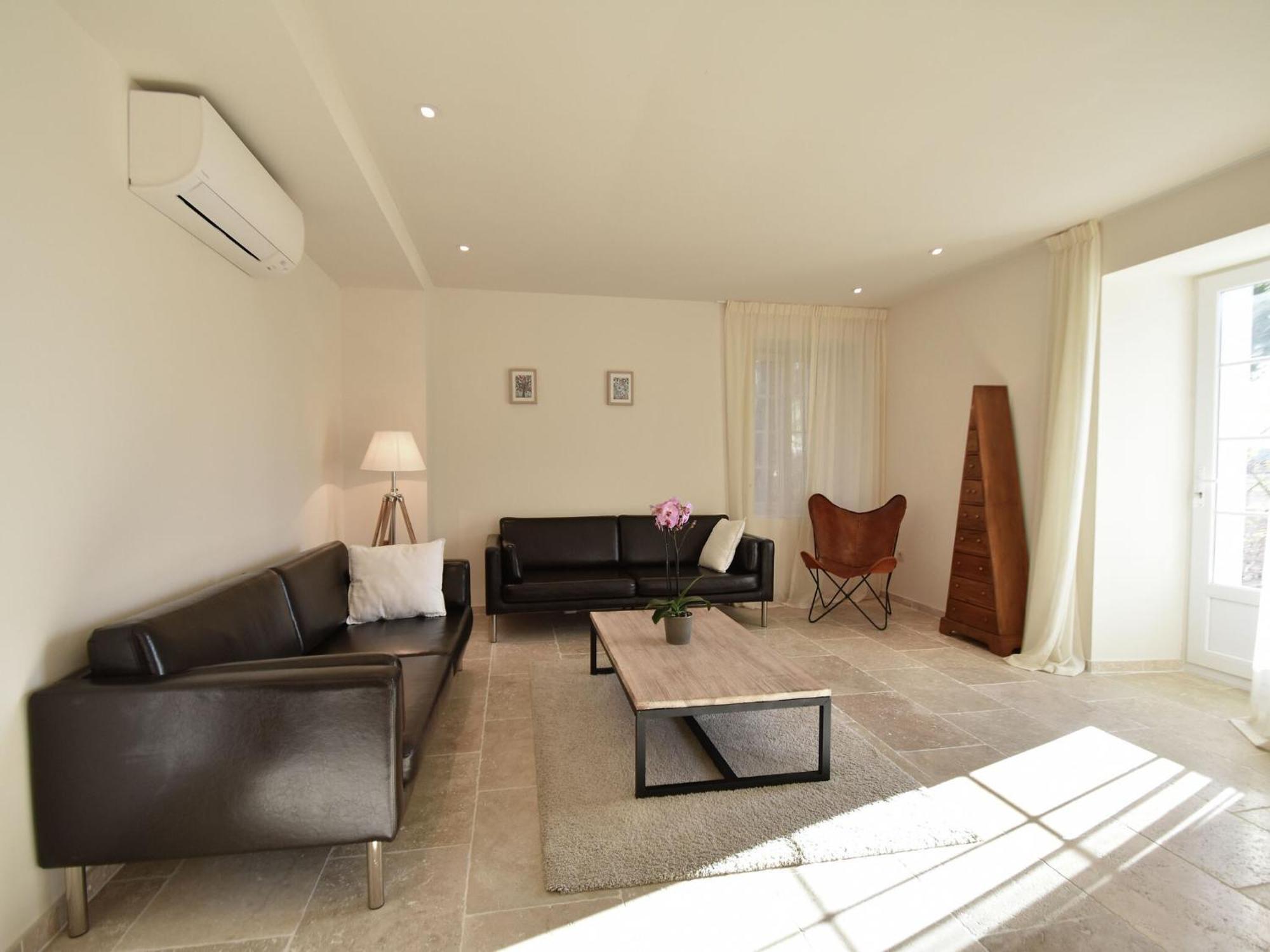 Classy In Que Des Corbi Res With Swimming Pool Apartment