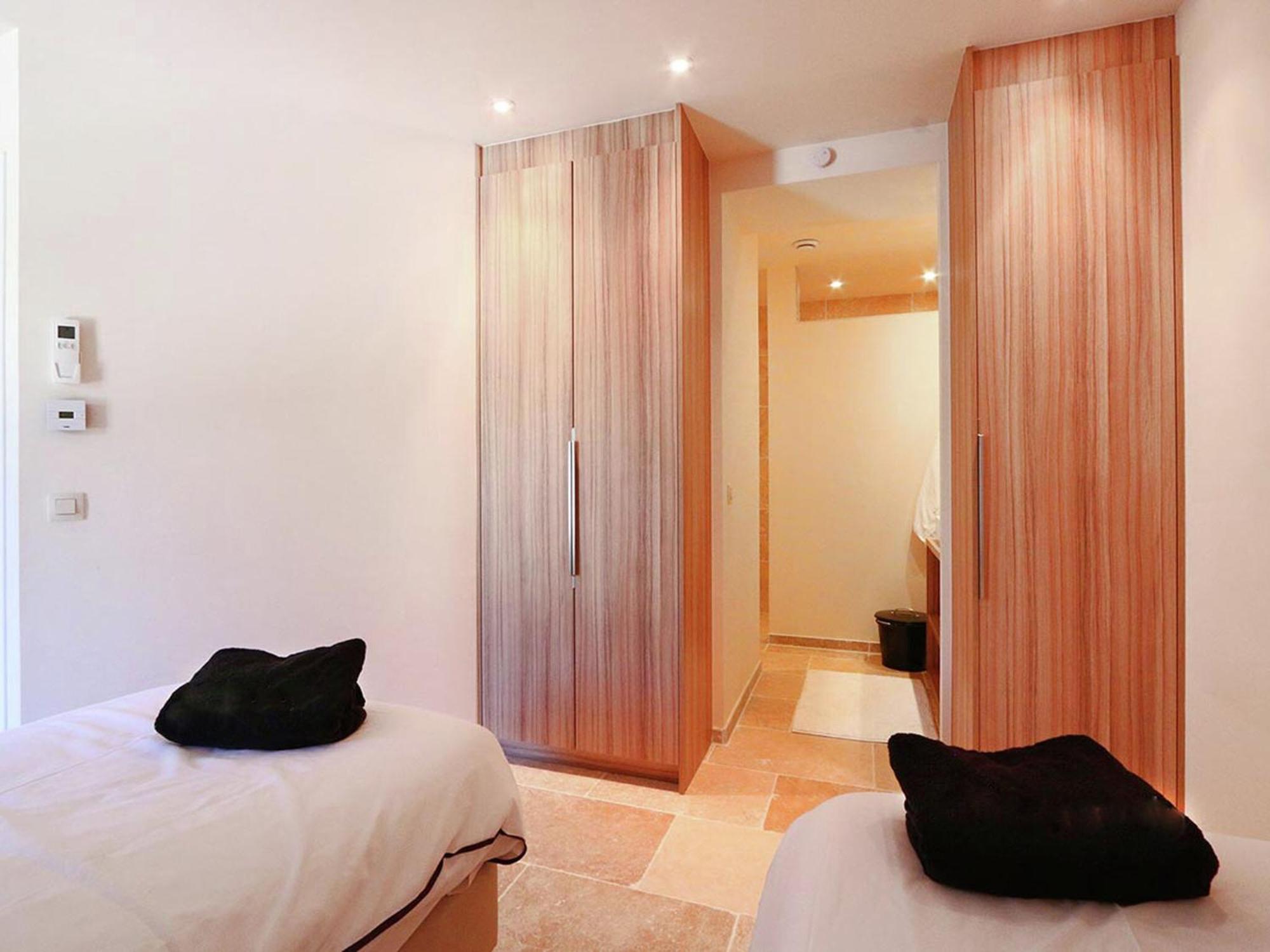 Classy In Que Des Corbi Res With Swimming Pool Apartment *